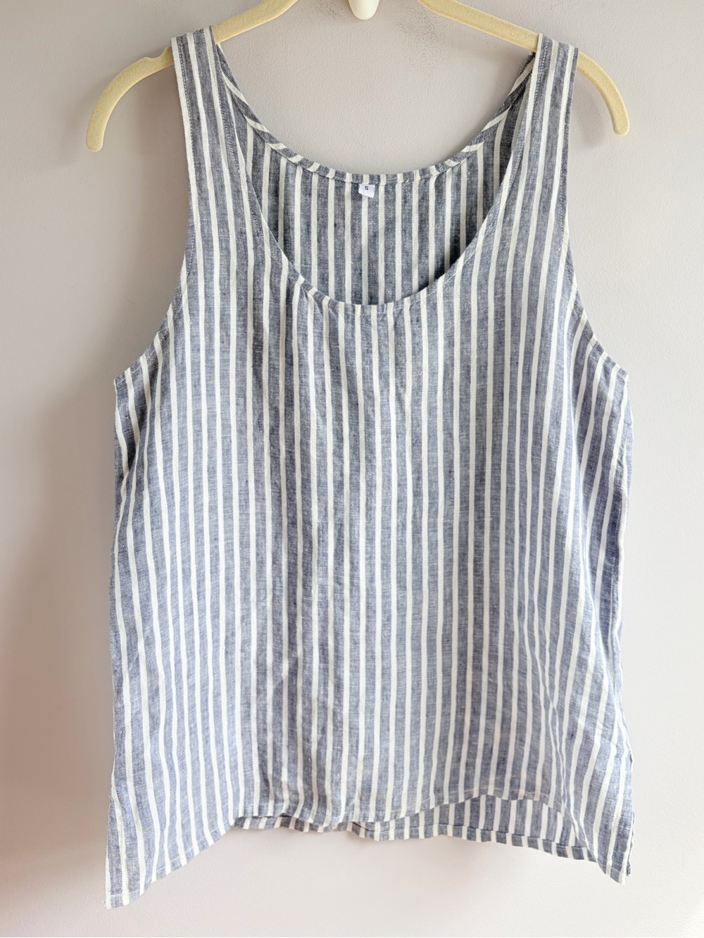 Piglet in Bed Linen Tank Pajama Top Blue White Vertical Stripes Comfy EUC Small